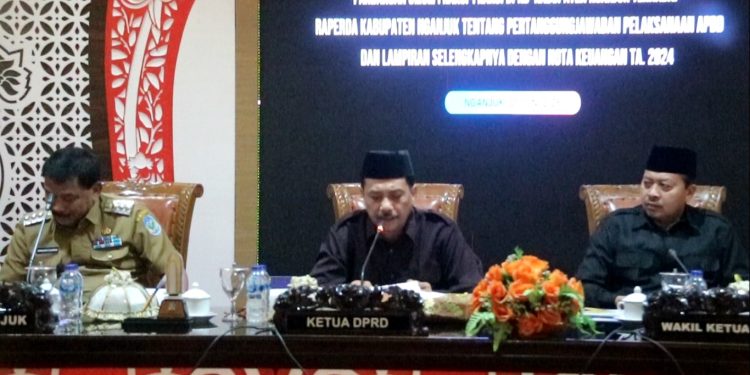 Rapat Paripurna, DPRD Nganjuk Sampaikan Pandangan Umum Fraksi Terhadap RAPERDA LKPJ APBD 2024