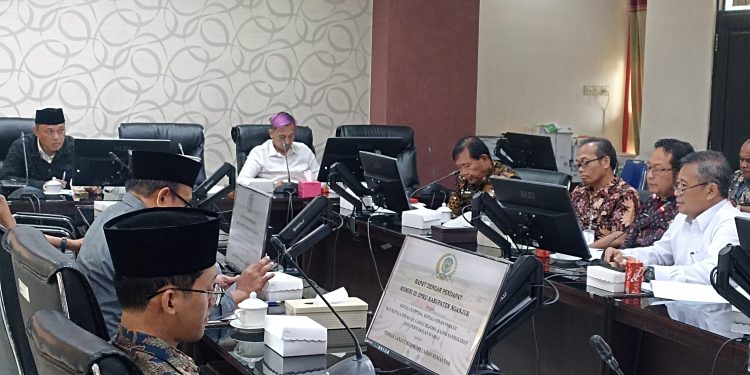 Rapat Dengar Komisi III DPRD Nganjuk Terkait Sertifikasi Relokasi Lahan Semantok Belum Temui Titik Terang