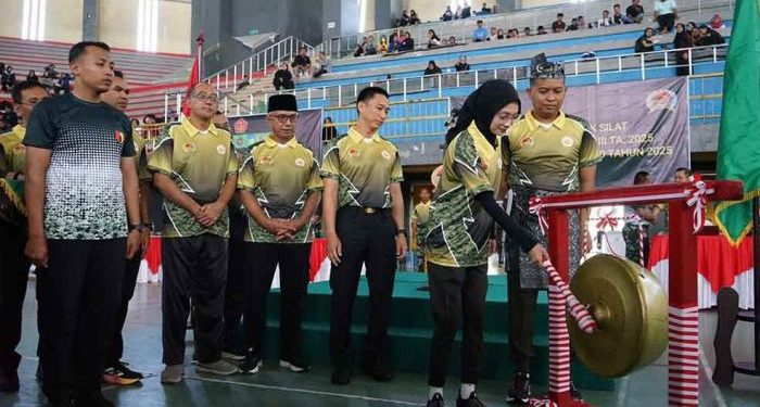 Mbak Wali Dorong Generasi Muda Junjung Disiplin dan Kejujuran di Kejuaraan Pencak Silat Dandim 0809 Cup