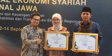 Mbak Wali Antar Kota Kediri Boyong Dua Trofi Syariah Award