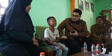 Belum Sekolah dan Tak Miliki Akta Lahir, Mas Dhito Cukupi Kebutuhan Pendidikan Restu