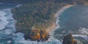 Jember dan Pesona Selatan: Menyusuri Keindahan Pantai Papuma yang Tak Pernah Pudar