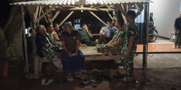 Hangat di Gardu Ronda, Satgas TMMD ke-127 Perkuat Keamanan dan Kebersamaan di Kapasan Gadungan Puncu