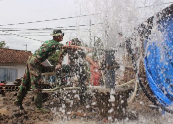 Sumur Bor TMMD di Dusun Templek Kediri Akhirnya Mengeluarkan Air Bersih