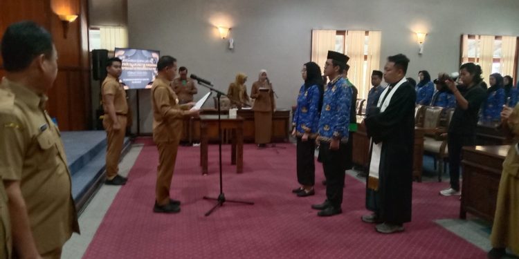 Puluhan CPNS Dilantik Sebagai PNS, Ini Pesan Plt Bupati Tulungagung