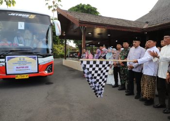Berangkatkan Jemaah Haji, Plt Bupati Tulungagung Titip Doa