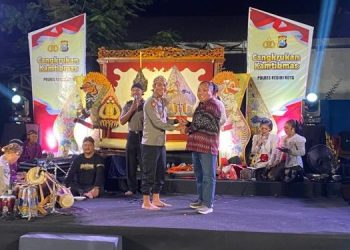 Polres Kediri Kota Edukasi Warga Lewat Wayang Cangkrukan, Perkuat Pesan Kamtibmas