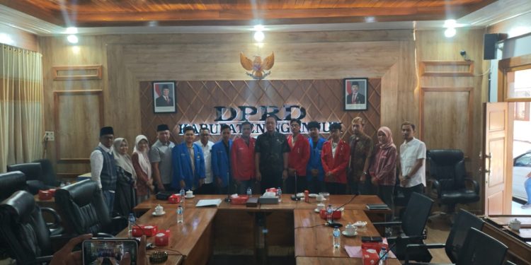 Komisi III DPRD Nganjuk Tindaklanjuti Keluhan Jalan Rusak Bersama PUPR dan Aliansi Mahasiswa Cipayung