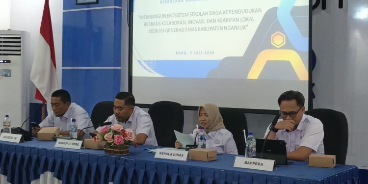 Perkuat Implementasi SSK, DPPKB Kabupaten Nganjuk Gelar Forum Konsultasi Publik