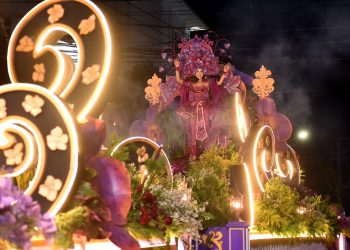 PT Gudang Garam Tbk Tampilkan “KERAJAAN BUNGA ANGGREK” Pada Dhoho Night Carnival 2026