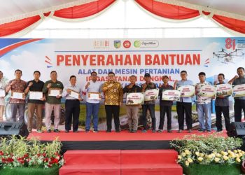 Tingkatkan Produktivitas Pertanian Kabupaten Kediri, Mas Dhito Salurkan 216 Bantuan Alsintan Bagi Petani