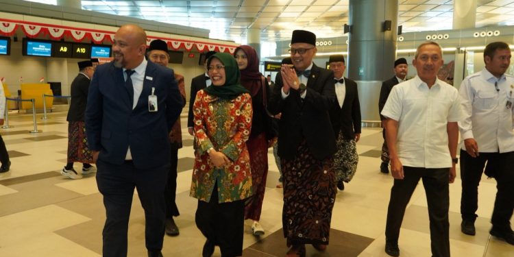 Pemkab Kediri Serahkan Lahan untuk Pembangunan Hotel Haji