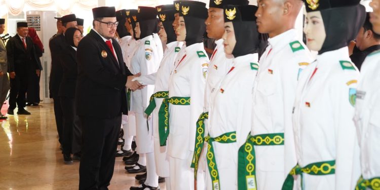 Bupati Kediri Kukuhkan Paskibraka, Pesan Jaga Pancasila dan Jadi Teladan