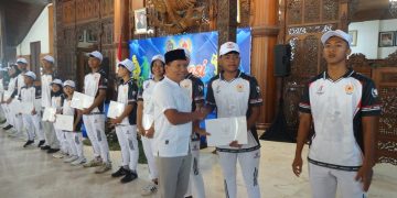 Bagikan Reward Untuk Atlet Berprestasi, Ini Harapan Plt Bupati Tulungagung