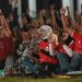 Mbak Wali dan Masyarakat Bersorak-sorai di Balai Kota, Rayakan Kemenangan Timnas Indonesia