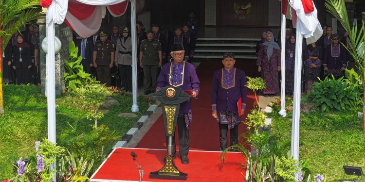 Hari Jadi ke-81 Jawa Timur, Gus Qowim Ajak Perkuat Pengabdian dan Pembangunan yang Dirasakan Masyarakat