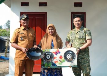 Tak Sekadar Rumah, Dandim 0809/Kediri Hadirkan Harapan Baru bagi Ibu Rohmiati